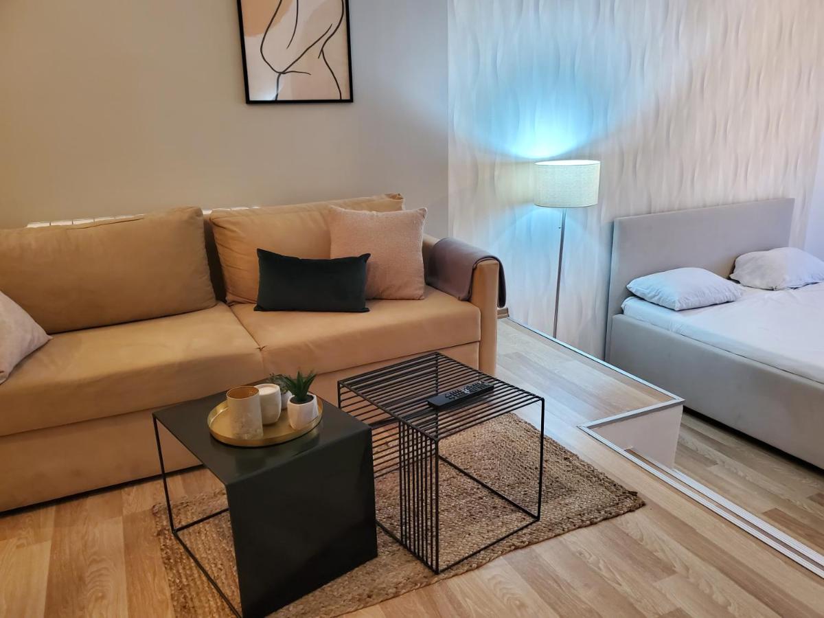 Sleep And Drive Premium Apartment ซาราเยโว ภายนอก รูปภาพ